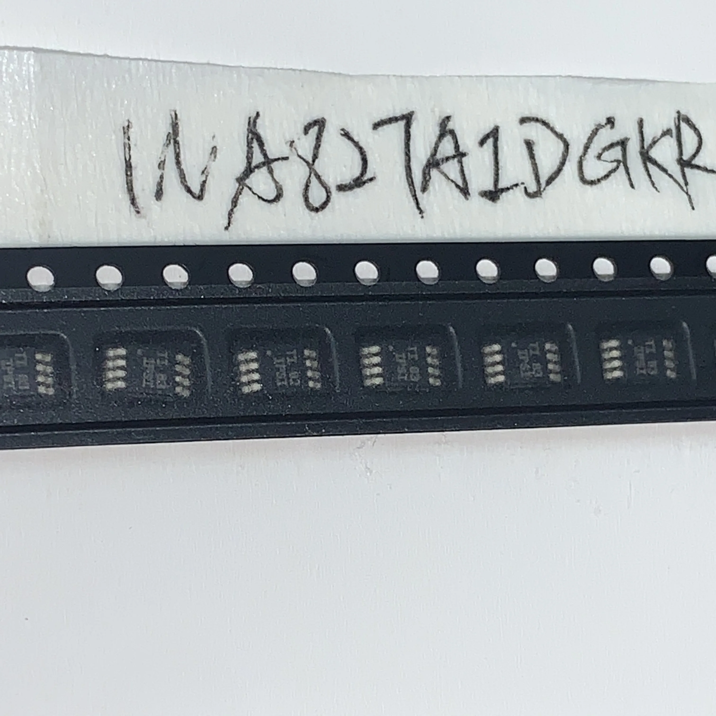 

Бесплатная доставка INA827AIDGKR MSOP8 10 шт.