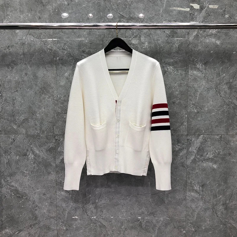 

THOM TB Sweater Autunm Winter Sweaters Male Fashion Brand Classic Red And Navy 4-Bar Milano Stitch V-Neck Cardigan Men's Coats