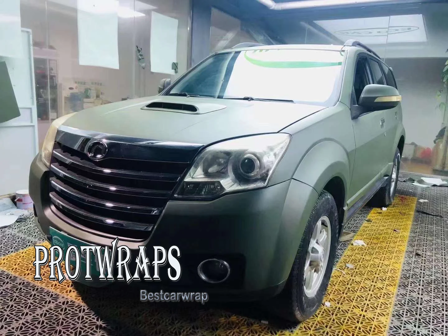 Премиум Супер Матовая Армейская Зеленая Виниловая Пленка для Обтяжки Всей Машины Покрытие 1080 Серии Начальное Слабое Клеевое Вещество 1.52*18м.