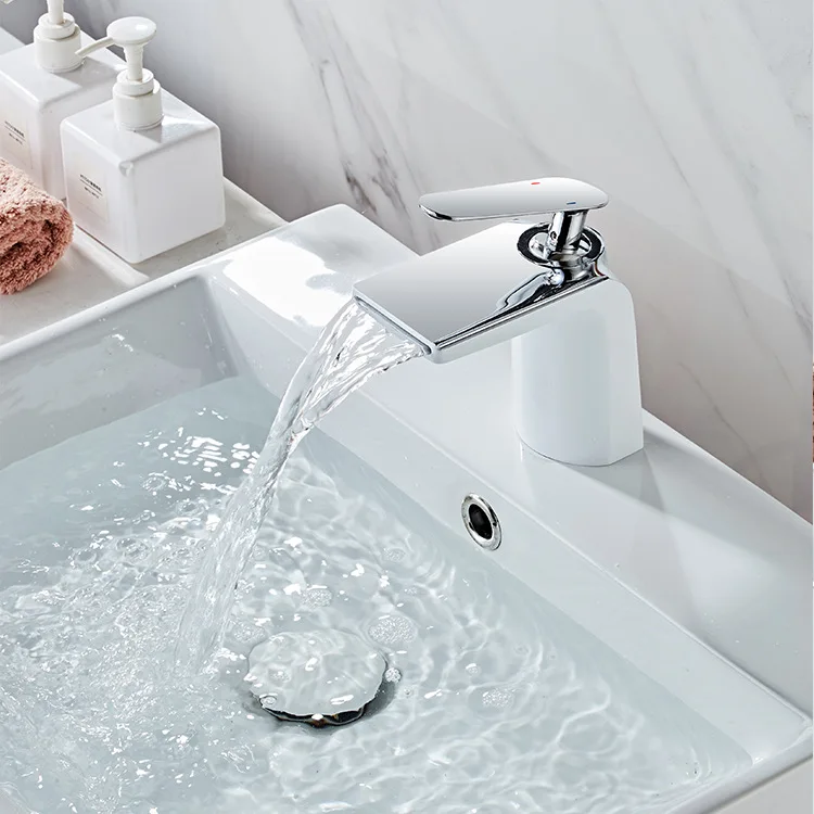 

Простой скандинавский черный старинный водопад, Европейский Смеситель для горячей и холодной воды, смеситель для раковины, смеситель для у...