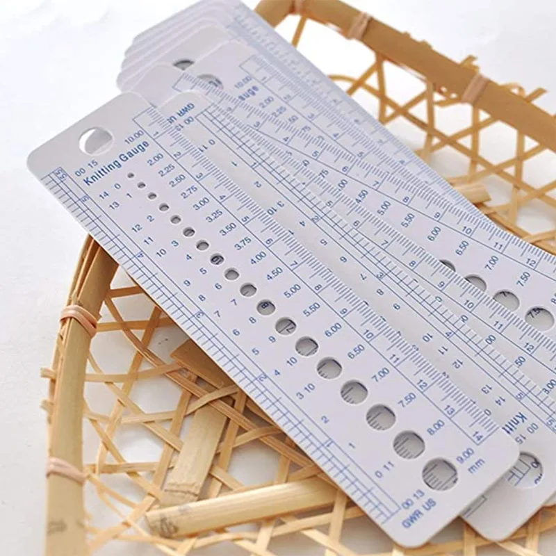 

100Pcs Plastic DIY Knitting Sweater Needle Ruler Sewing Accessories Tools Inch cm Sew Knitting Needle Gauge Ruler Tool