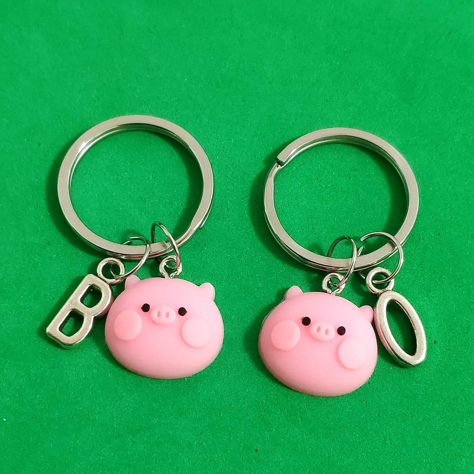 

Best Friend Couples Keyring Children Couple Gift Boys and Girls Carabiner for Keys Pig Head Pink 26 Letters DIY Birthday Cute