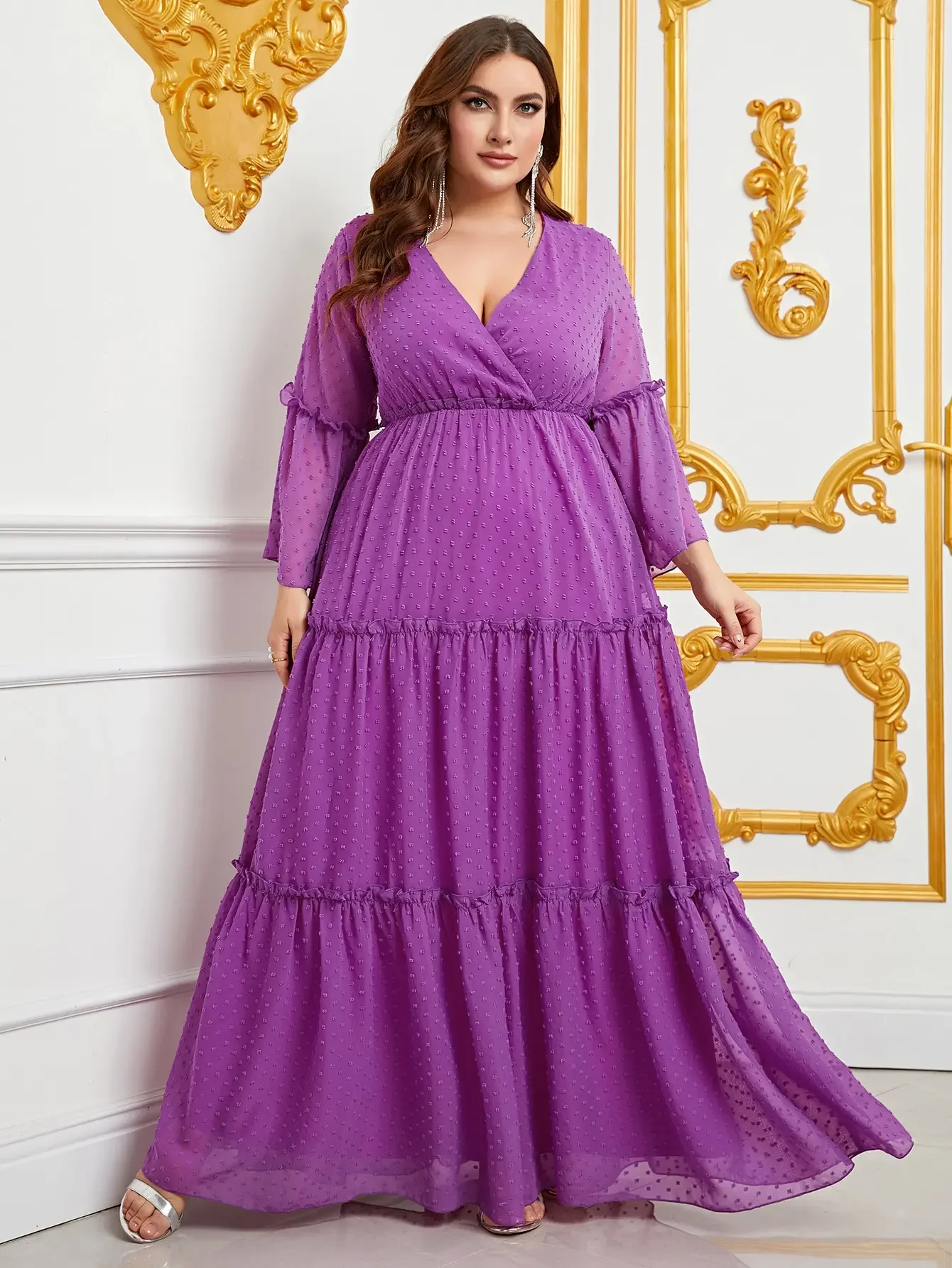 Плюс элегантные платья с длинными рукавами и V-образным вырезом