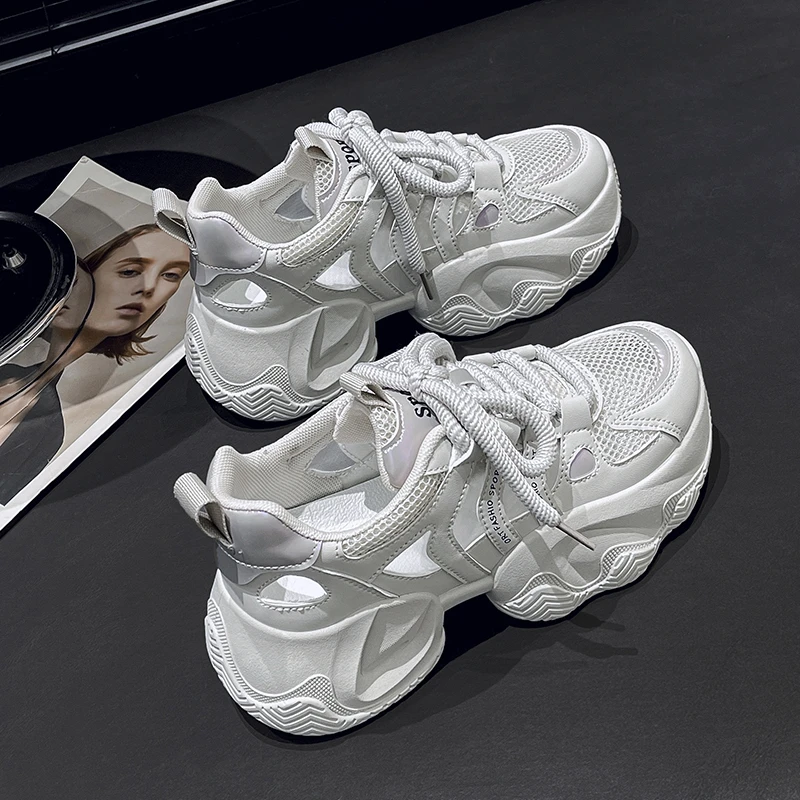 Женские однотонные кроссовки со шнуровкой летние дышащие удобные с