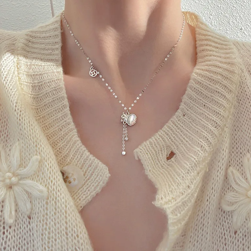 

Женское серебряное ожерелье с подвеской в виде монет