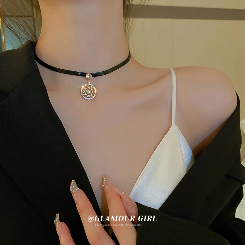 Женская цепочка из ПУ кожи черный ошейник с подвеской в виде цветка циркония