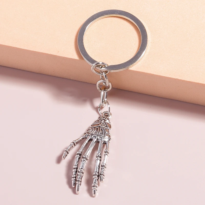

New Gothic Alloy Skeleton Hand Claw Keychains for Women Men Car Key Handbag Pendants Keyring Jewelry Gifts