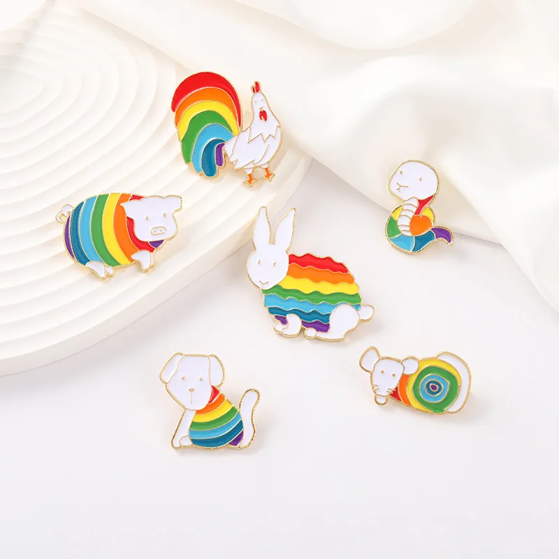 

Rainbow Rooster Pig Sheep Lapel Pins Women's Enamel Badges Brooches On Backpack Cute Cartoons Anime Animal Hijab Pin Accessories