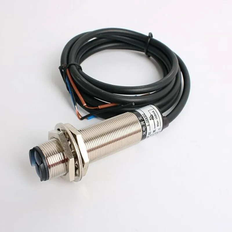 10-30VDC 3wires PNP NO/NC M18 Infrared diffuse reflection photoelectric switch induction sensor Detection range 100cm,200,300cm