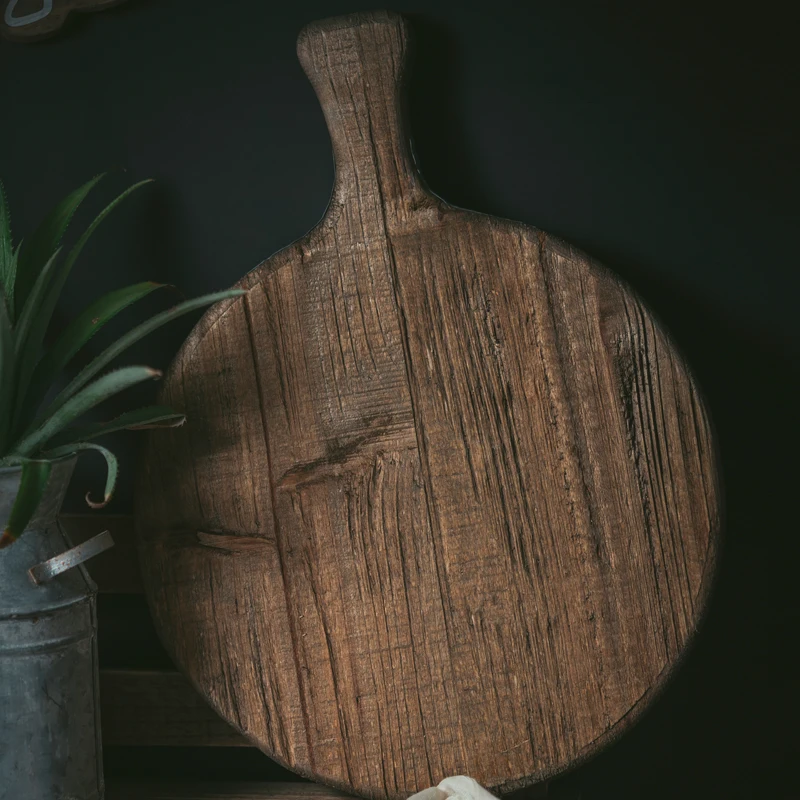 

round wood vintage cutting boards with handles