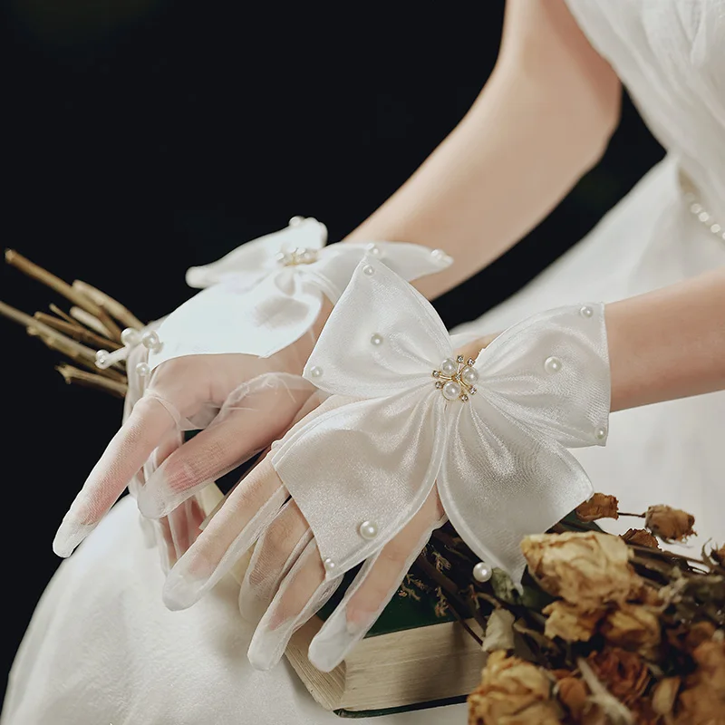 

New French Bride Gloves Butterfly Short White Mesh Satin Gloves Wedding Dress Accessories Photography Studio Free Shipping