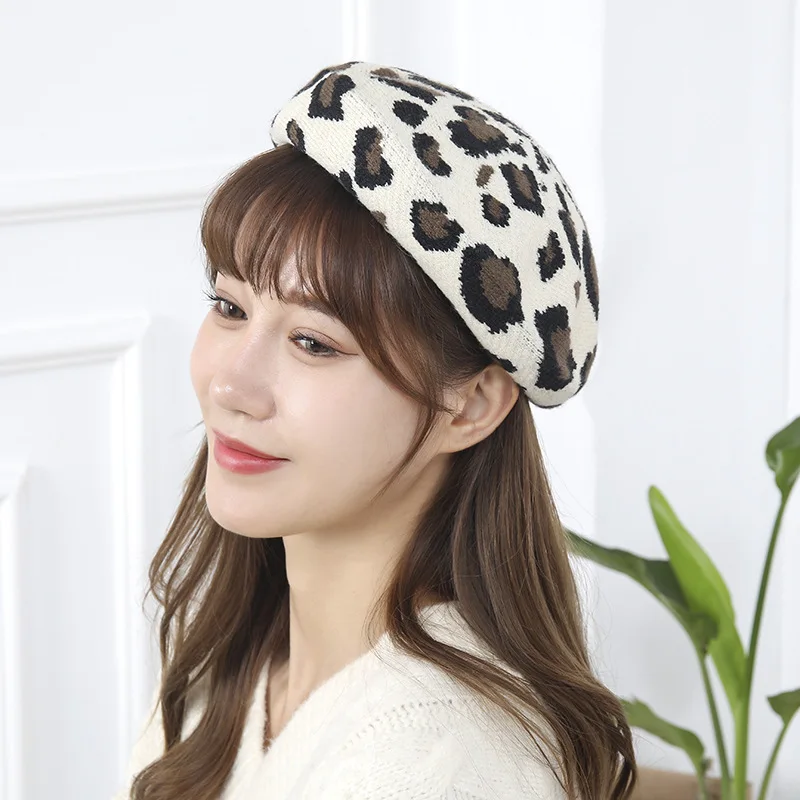 

Maikun New Autumn And Winter Personality Knitted Hat Outdoor Leopard Print Flat Top Cap Ladies Pullover Hat