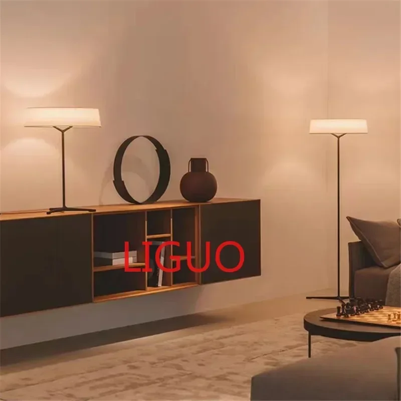 Итальянский напольный светильник дизайнерский минималистичный дизайн замена