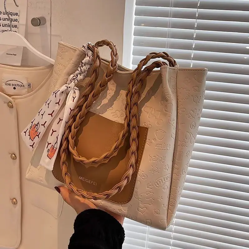 2022 New Summer Ladies Fashion Shoulder Tote Bag Simple Sweet Casual Large Capacity All-match Handbag