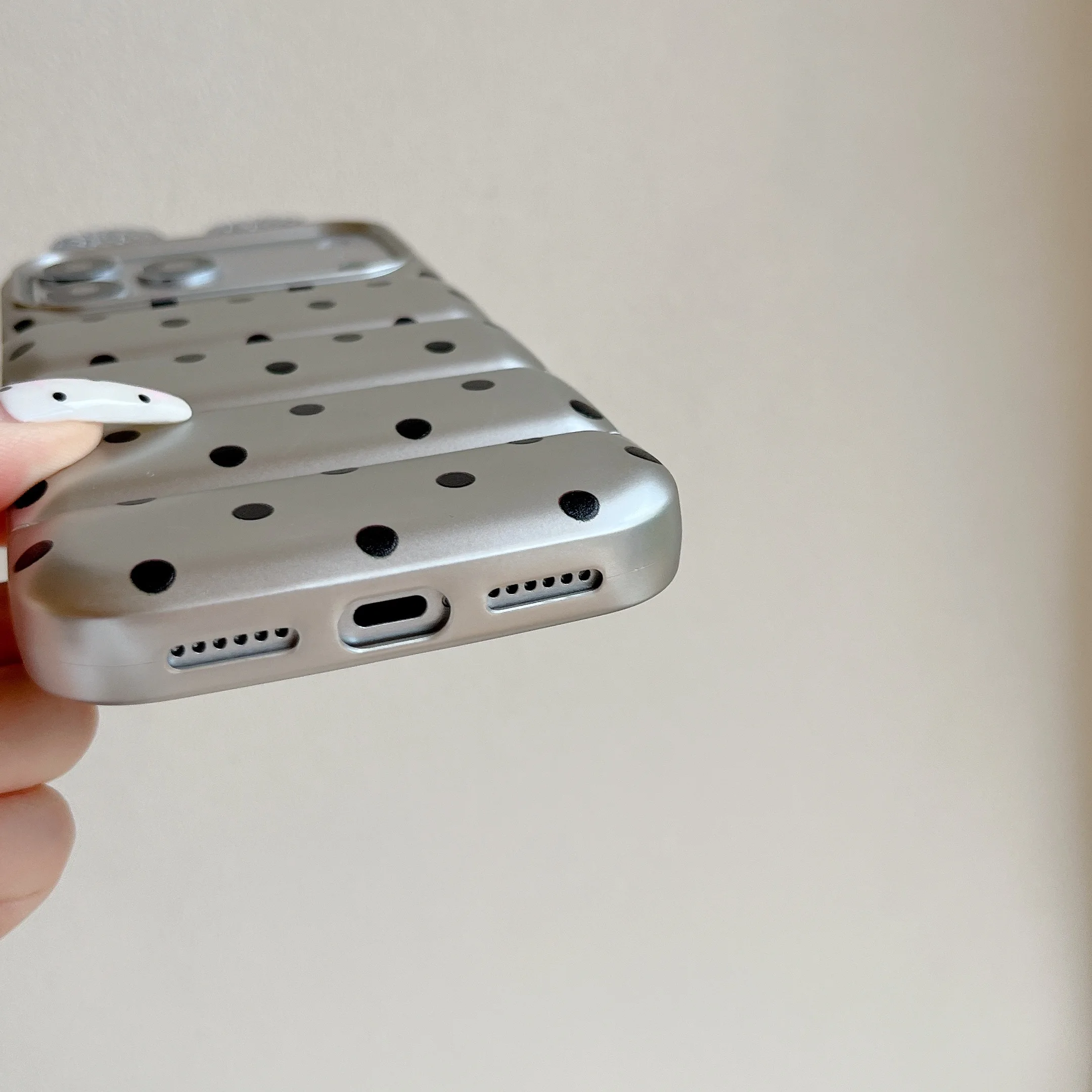 Фото 3D-чехол для iPhone 15 16 17 Pro Max с милыми кроличьими ушками, блестками и стразами, в горошек, из мягкого TPU, противоударный №5