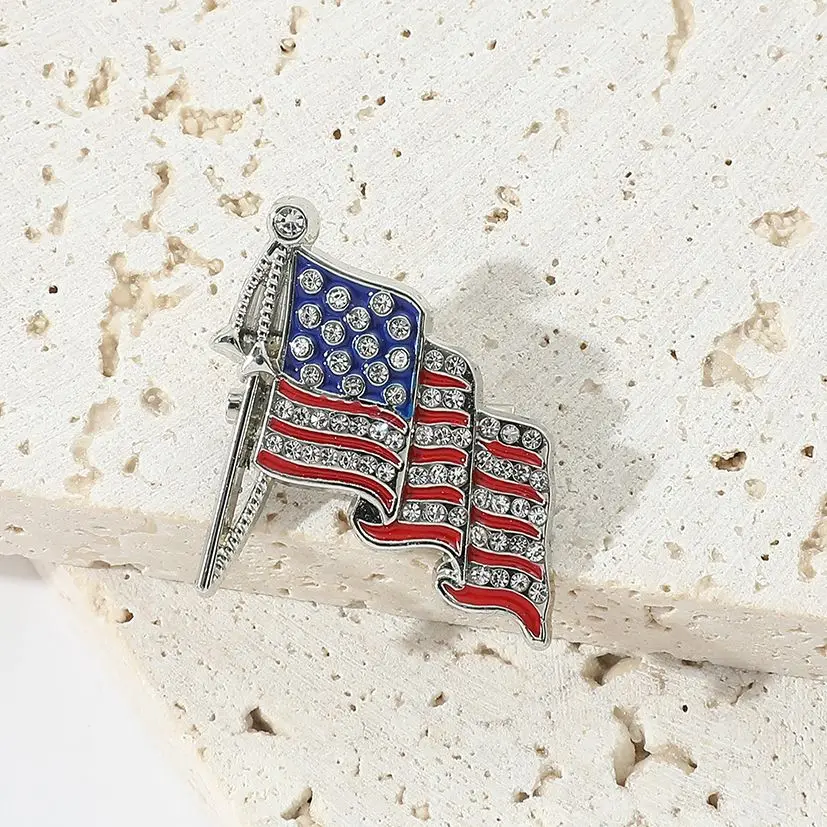

American Independence Day Flag Brooches USA Flag Enamel Rhinestone Lapel Pins For Women Men Fashion Badges Clothes Accessories