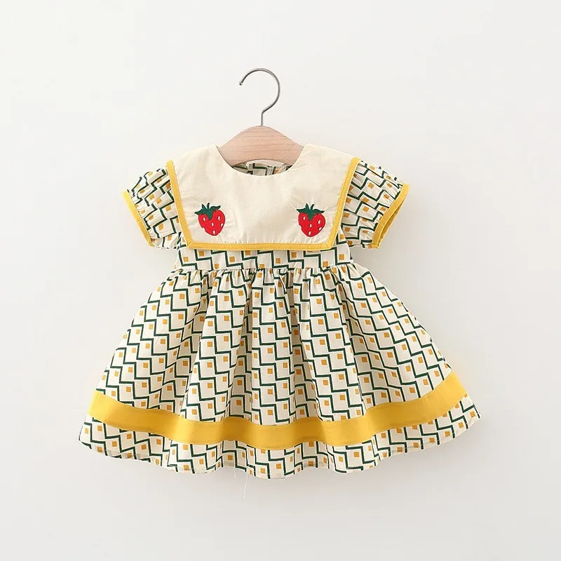 

Одежда для маленьких девочек, повседневные наряды для младенцев, детское платье принцессы с принтом клубники и вышивкой, милая летняя одежд...