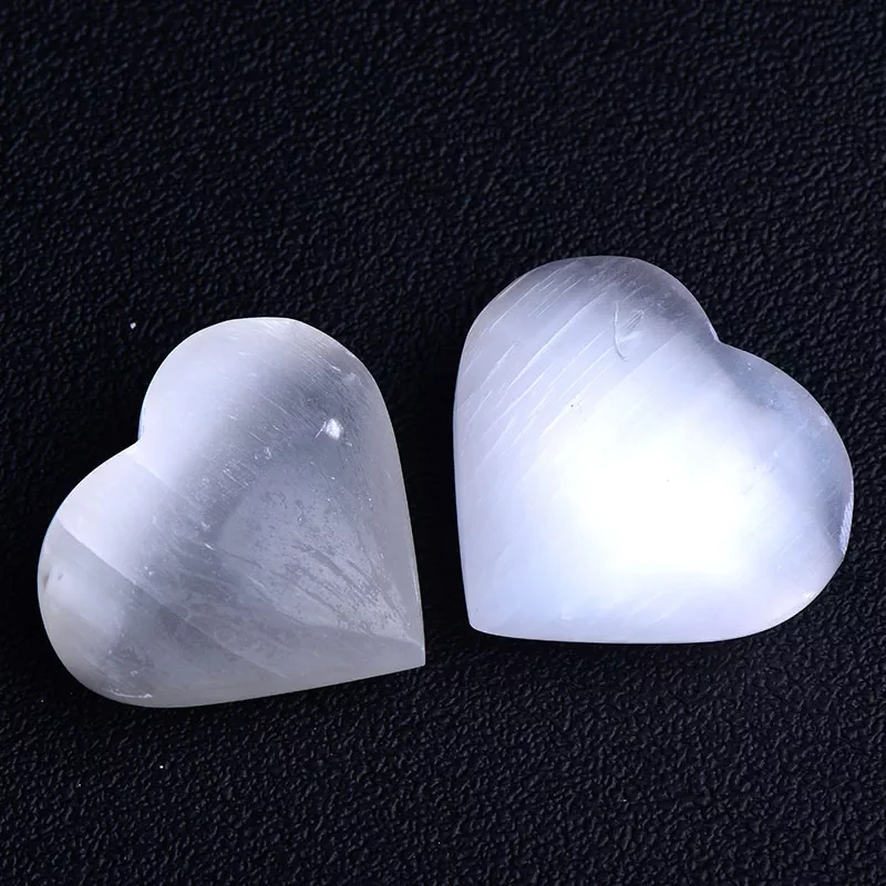 

1PC Natural White Selenite Hand Carved Gypsum Heart Crystal Healing Stone For Decoration Cat Eye Gypsum Carved Hearts For Gift