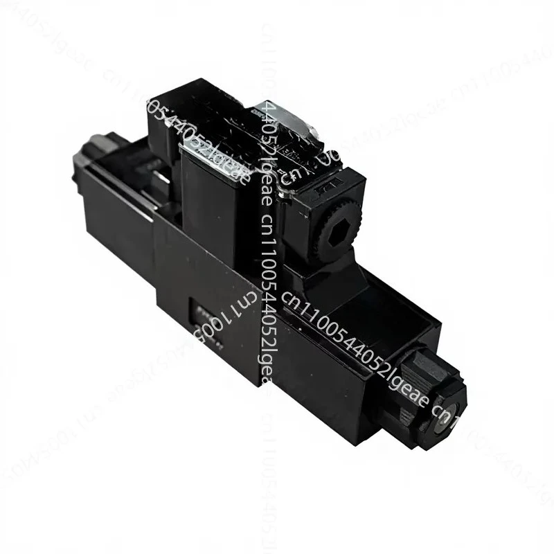 Фото Соленоидный распределительный клапан серии DSG-01 1/8 DSG-01-3C60-D24-N1-50 №2