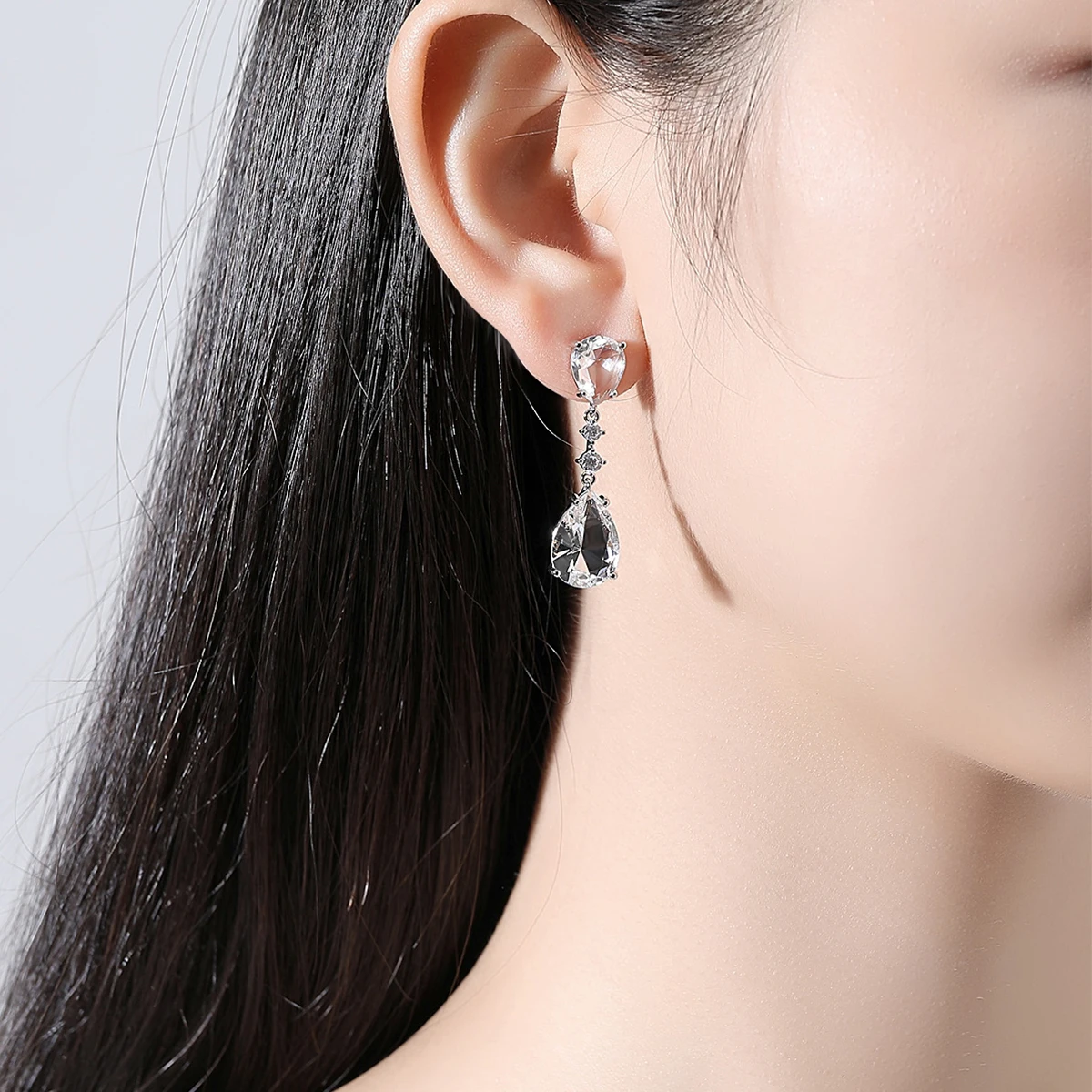 Женские серьги-гвоздики LUOTEEMI с фианитами элегантные сверкающие ювелирные