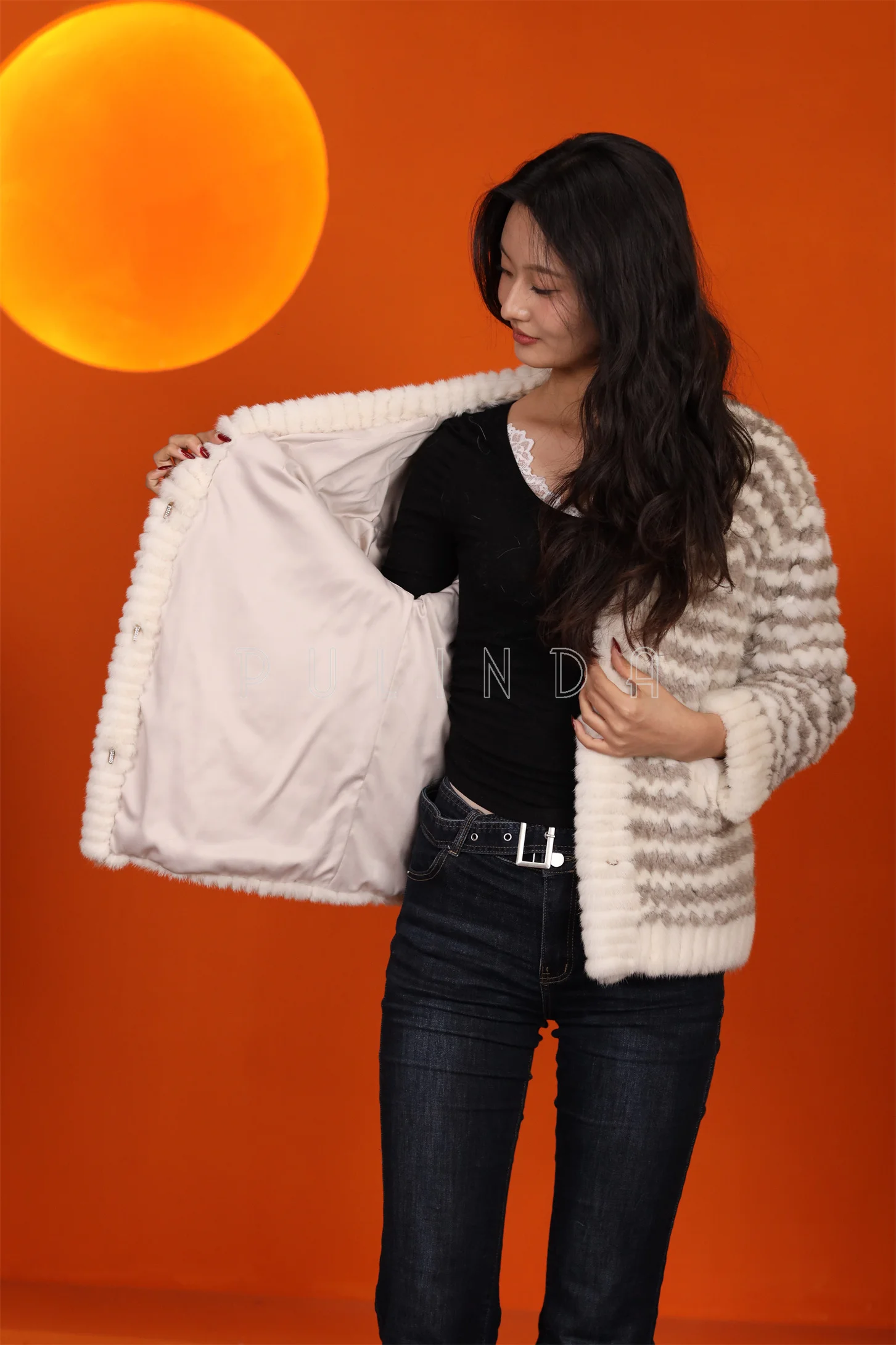 Модная женская зимняя куртка из натурального аукционного меха норки Saga Furs