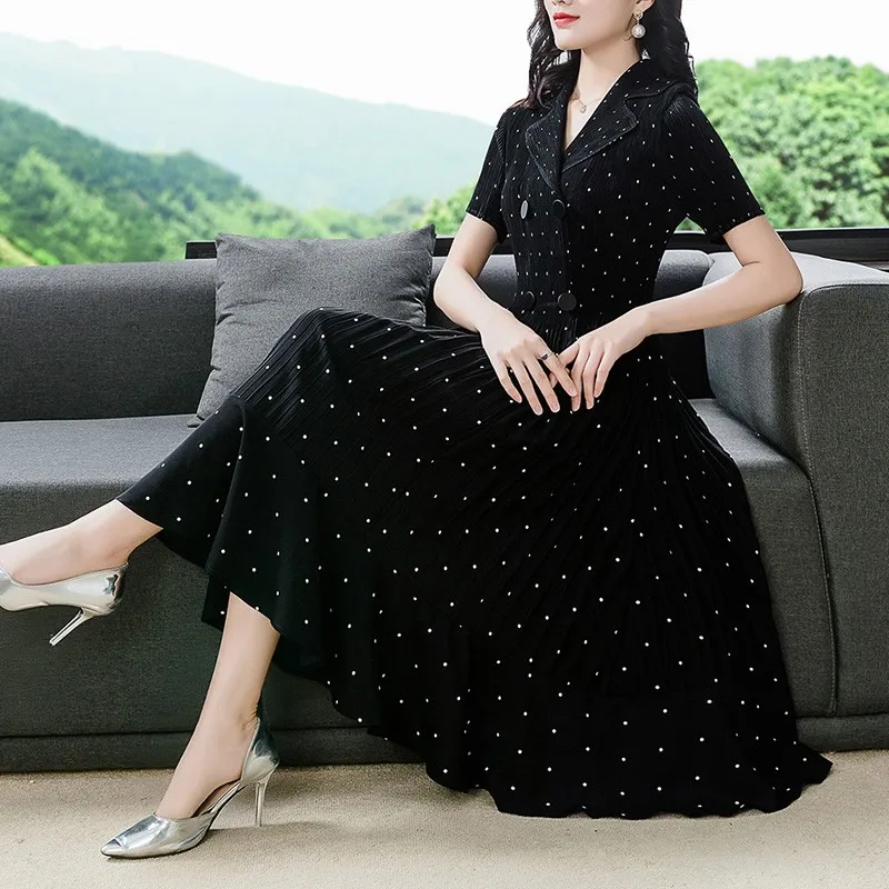 Женское винтажное офисное платье в горошек красное с черным покрытием стиле