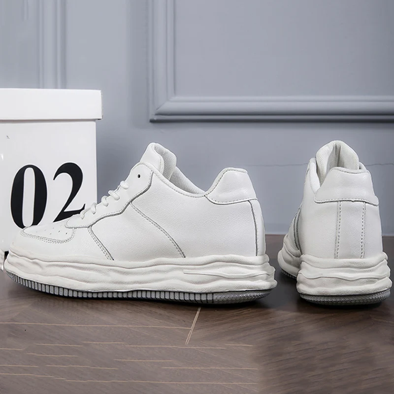 Рисунок 4 - Кроссовки мужские с невидимой внутренней подкладкой