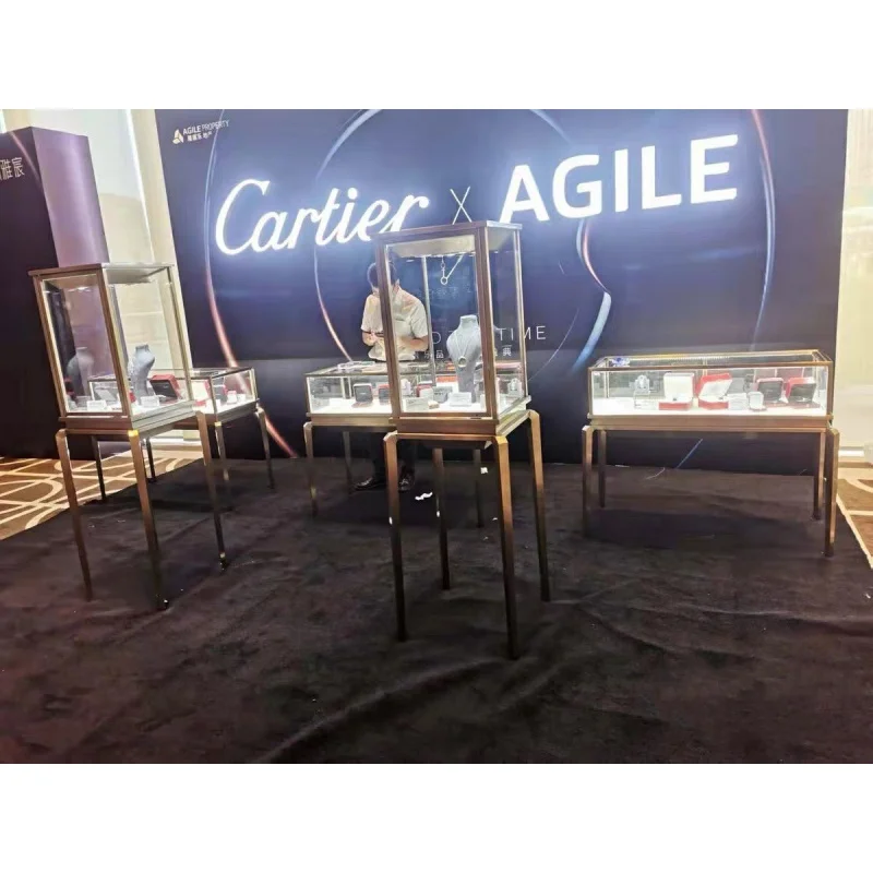 Изготавливаемый на заказ современный фотографический стеллаж для магазина