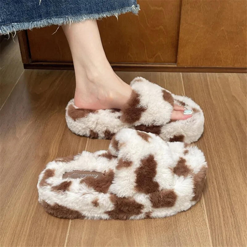 Меховые тапочки с пятнистым узором на осень и зиму 2024 новый стиль теплые