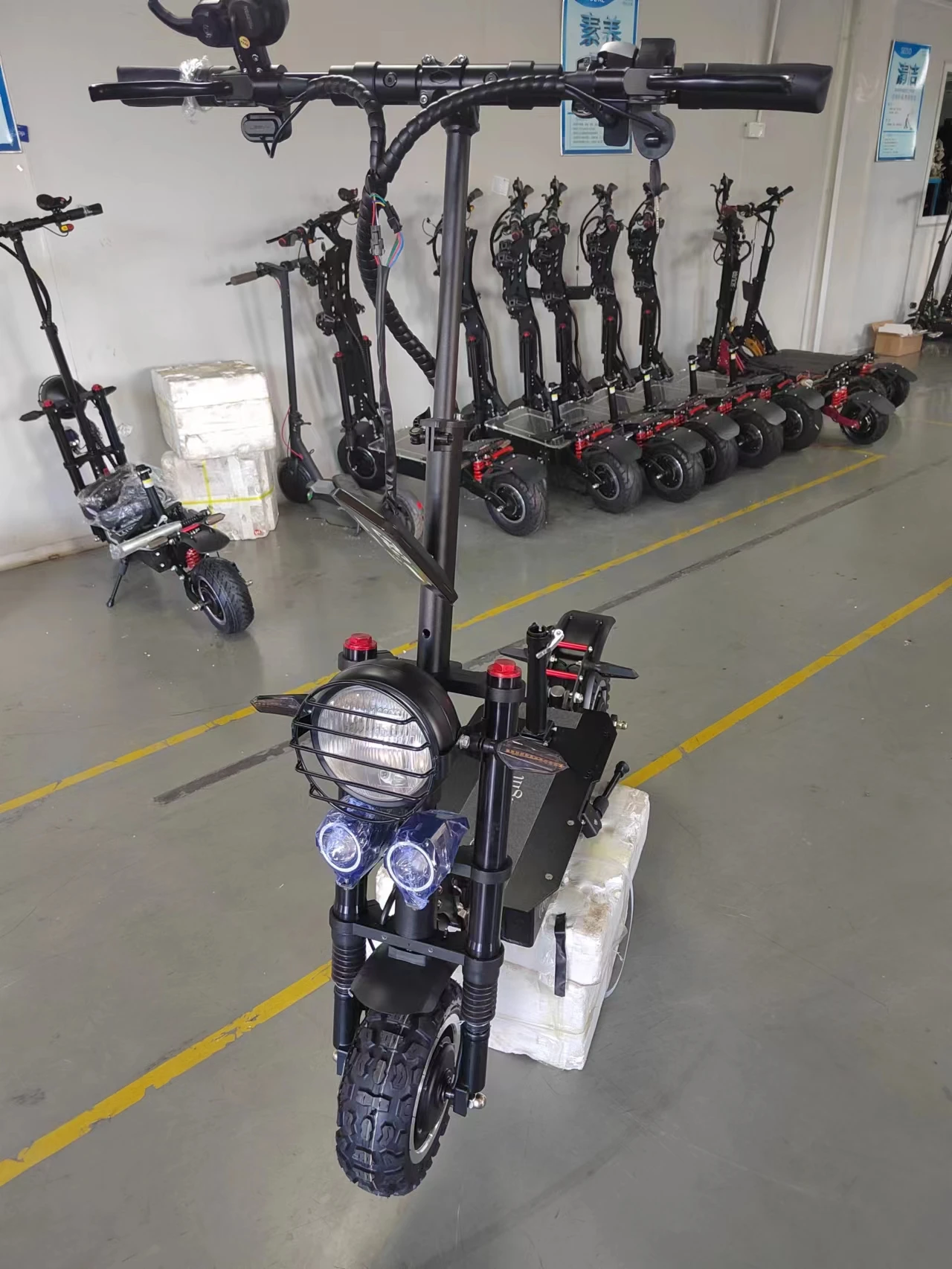 Популярный Супер Быстрый Скутер на Электромоторе 72V 7500w*2 Dual Motor 120км/ч 75 миль/час внедорожный 11 дюймов 30а/ч Качественные 15000w Электросамокаты.