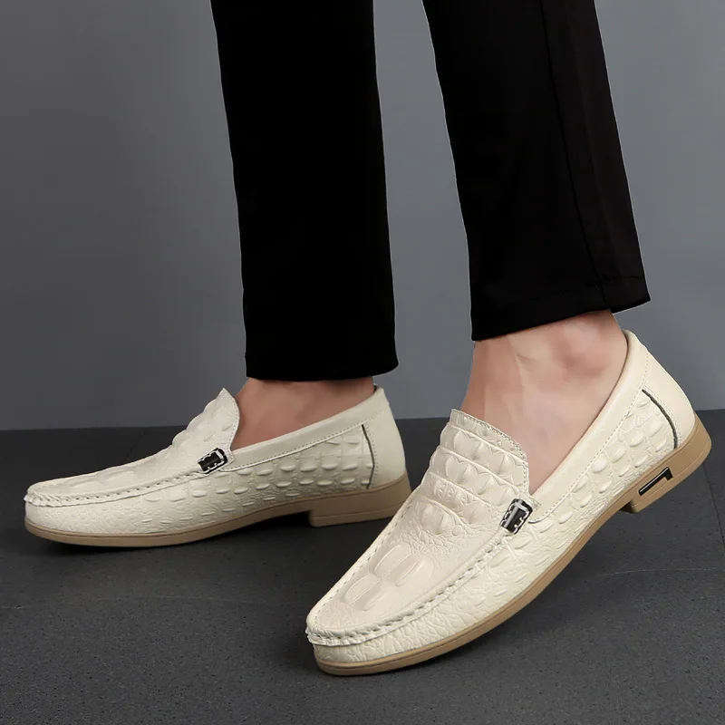 

2022 Cowhide Peas Shoes Men's Driving Low-cut Breathable Trend Single-leg Lazy Shoes Fashion Casual Shoes Men Comfortable