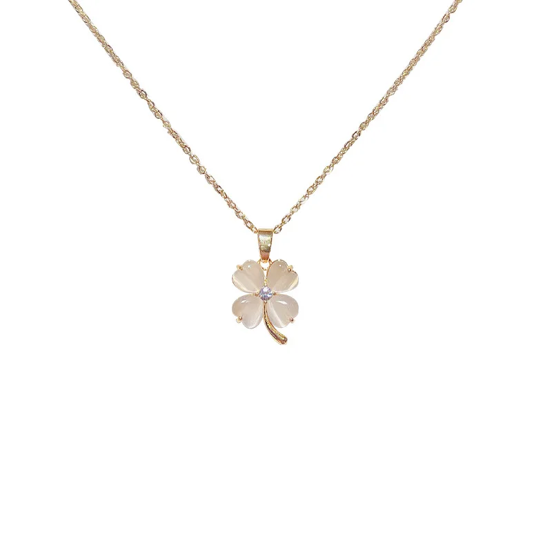 

Simple Plant Flowers Clover Petals Zircon Chain Pendant Necklace Nimble Mother's Day Woman Wedding Family Friend Jewelry