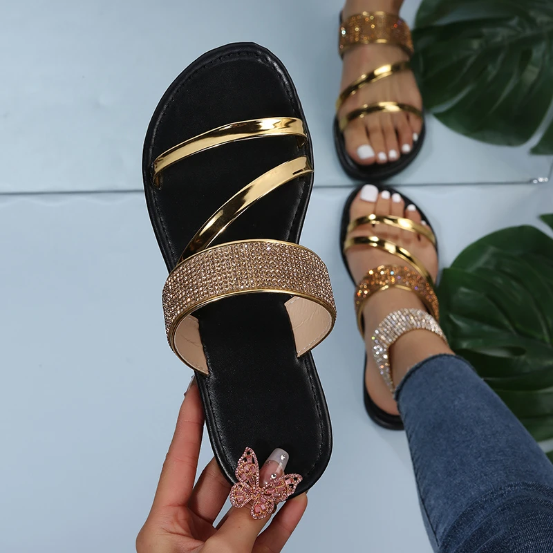 

2023 Summer New Women's Fashion Gold Silver Patent Leather Flat Heel Sandals Bling Rhinestone Narrow Band Beach Casual Slippers