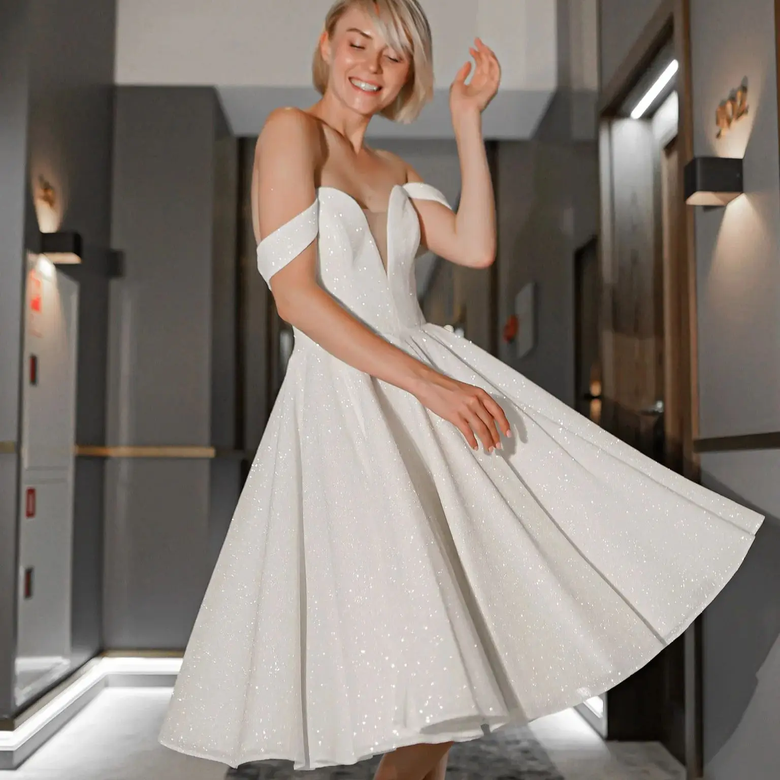 

Sexy Sweetheart Short Evening Dress Off the Shoulder Sleeveless Prom Party Gowns Sequined Knee Length Vestidos De Fiesta