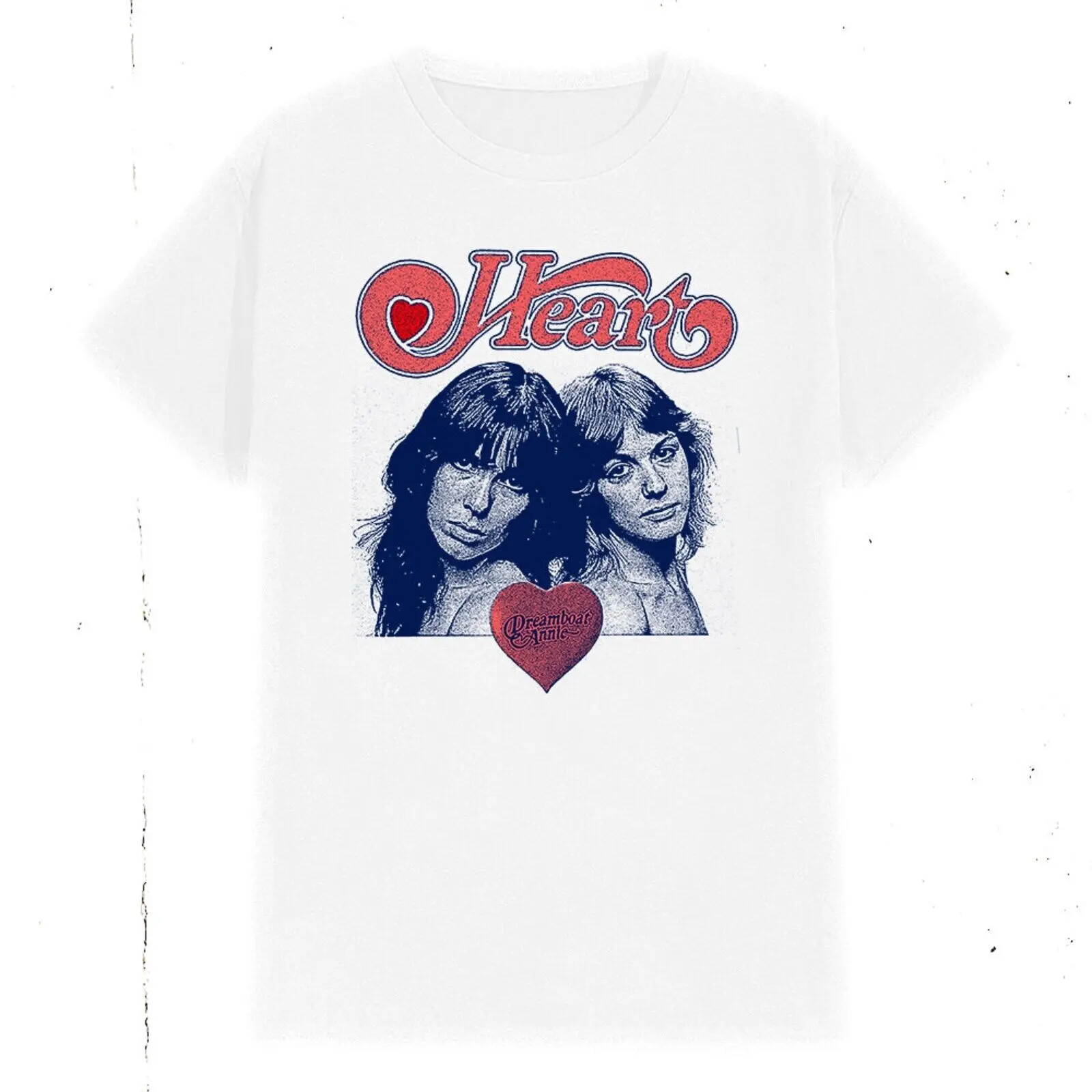 Футболка певицы с сердечком