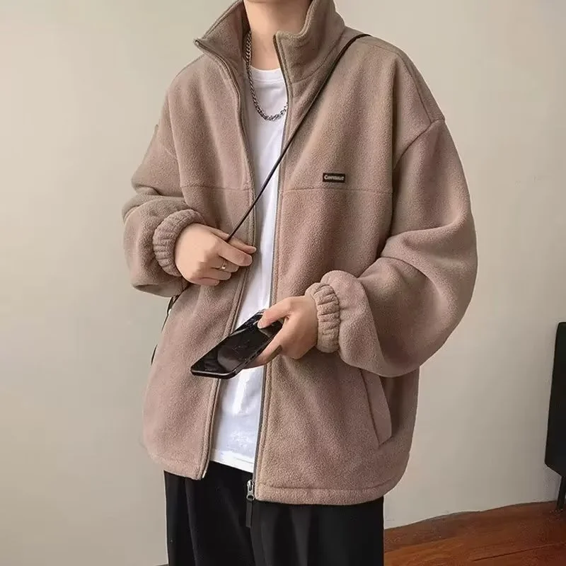 Куртка мужская флисовая на молнии с воротником-стойкой и аппликацией