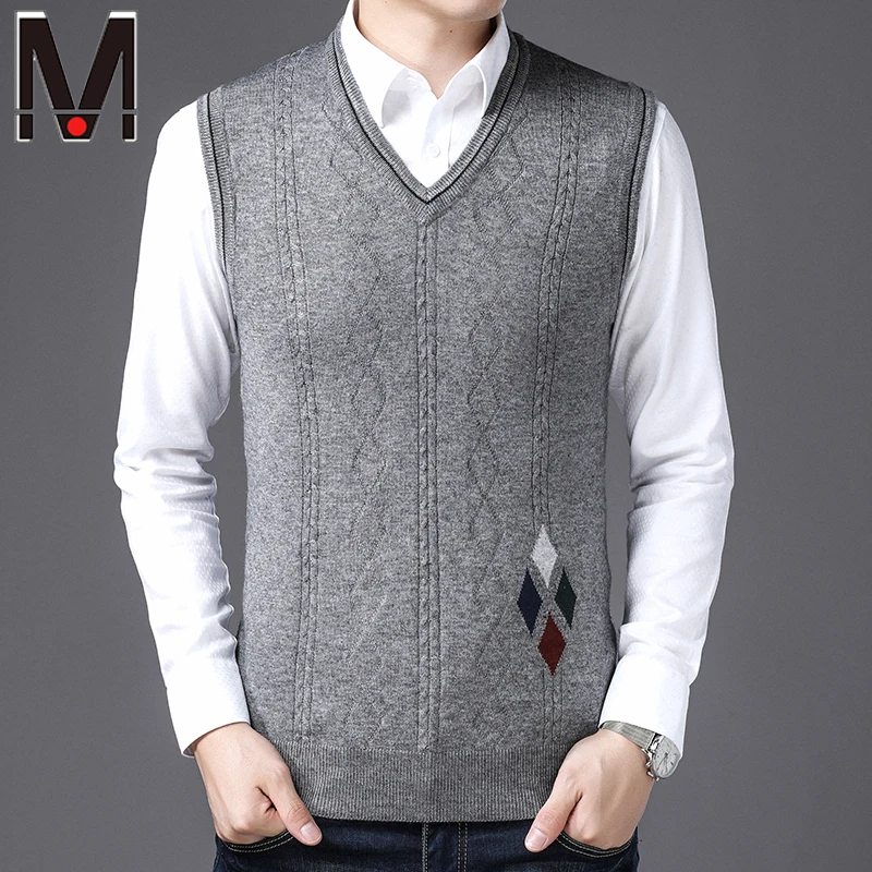 Autumn and Winter New Knitted Fashion Men's Thickened Sweater Tank Top Daily Work Coat Knitted Sweater Tank Top