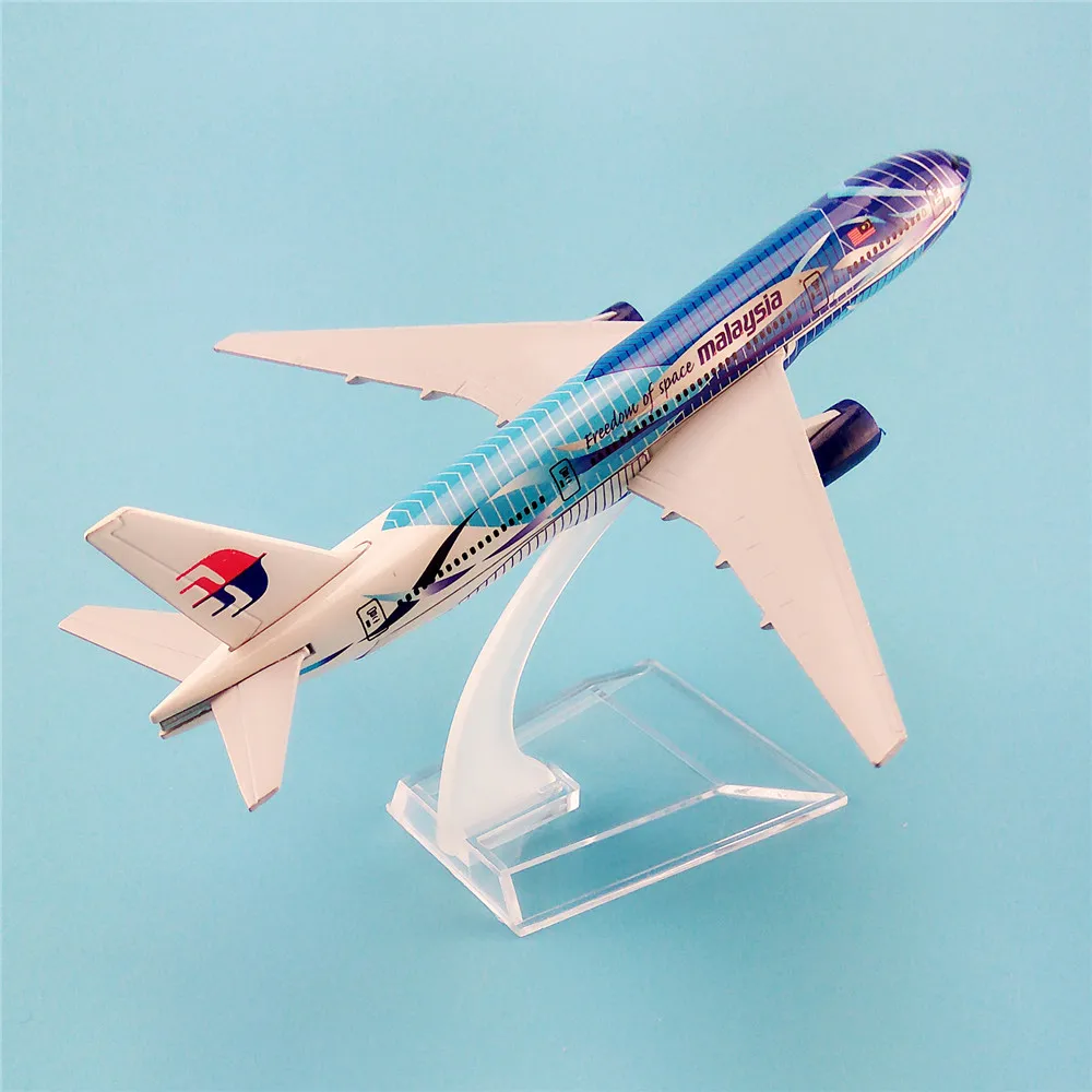 Модель воздушного самолета из металлического сплава модель Malaysia Freedom Of Space B777 Airways