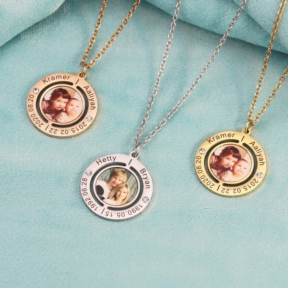 LU Round Laser lettering Color Photo Pendant Personalized Customized Name Family Couple Photo Necklace Gift