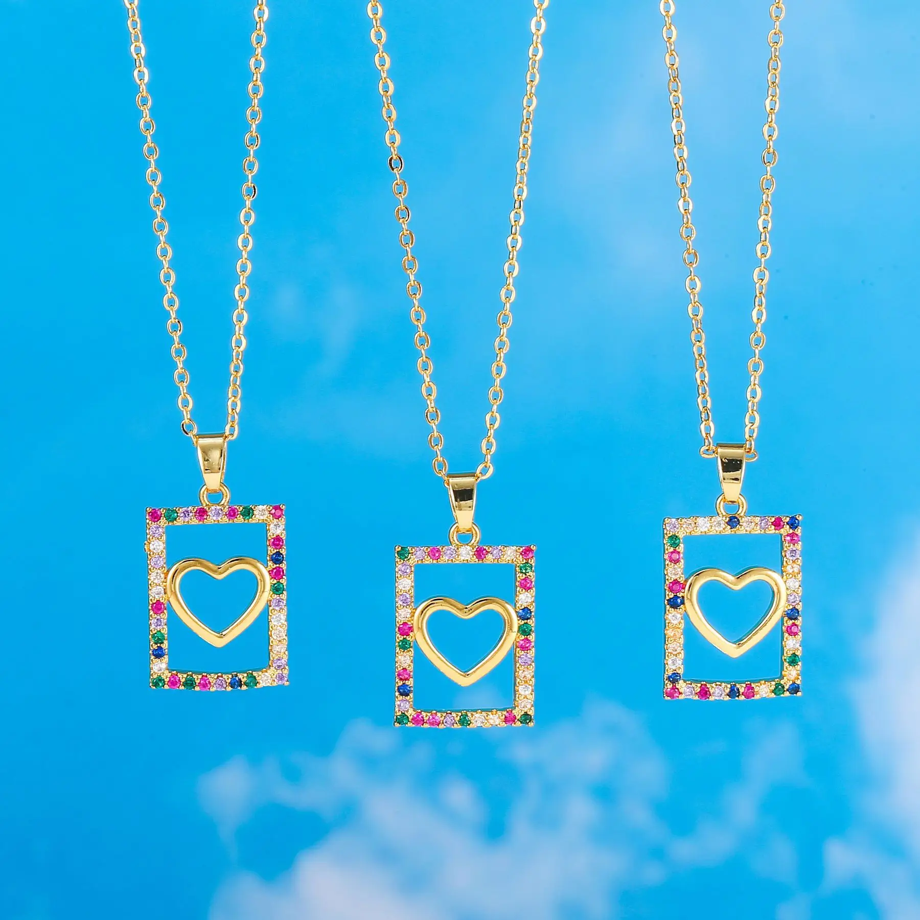 

Crystal Hollow Heart Pendant Necklace For Women Gold Color Zircon Square Clavicle Chain Necklace Party Aesthetic Jewelry Gift