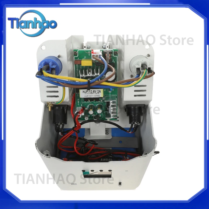 Фото Светодиодный прожектор 4X18W UV 6-в-1 DMX512 с управлением со смартфона, на аккумуляторах, для свадебных мероприятий, с входом/выходом PowerCON №5
