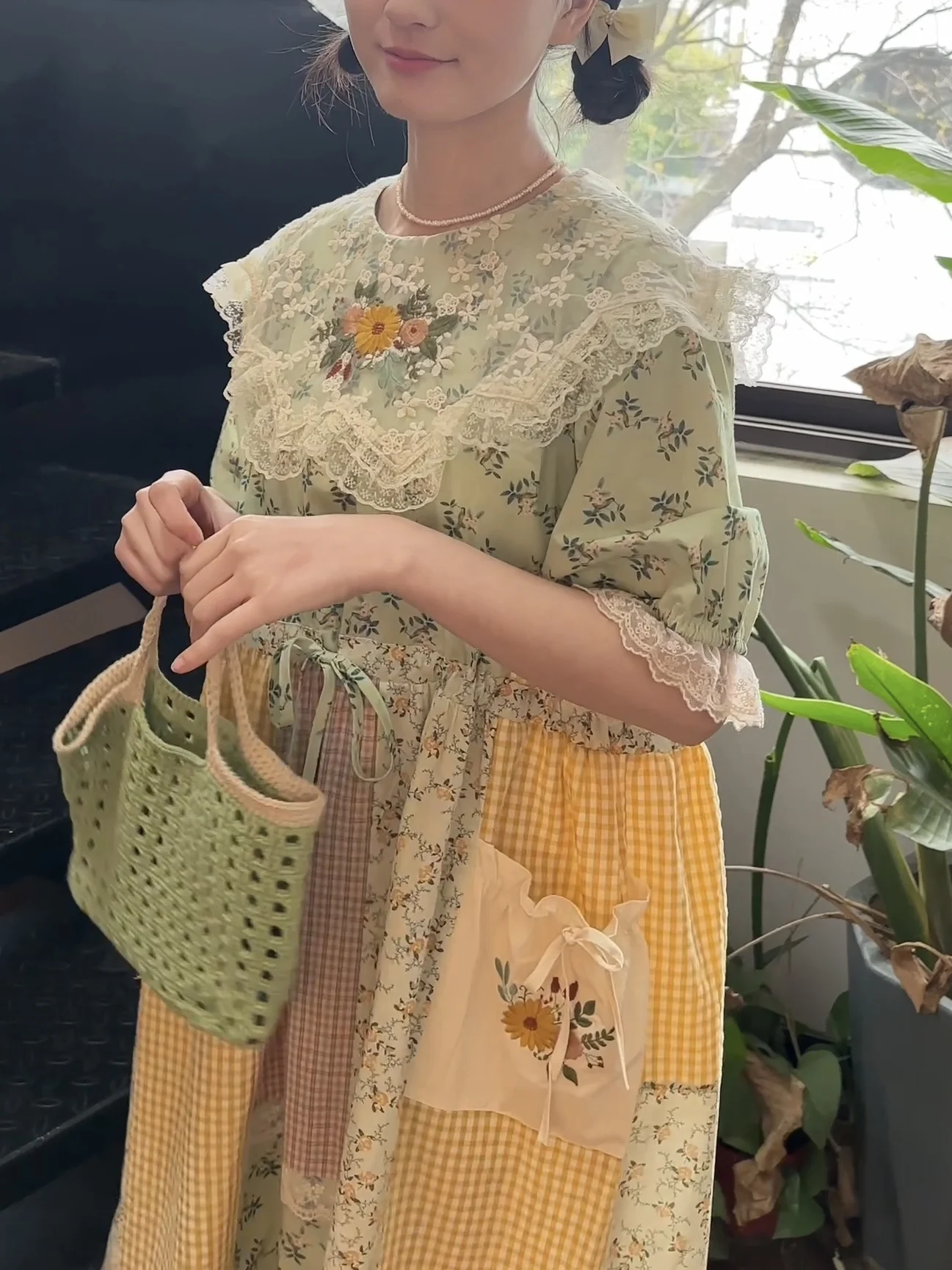 

Винтажное платье с вышивкой из хлопка и льна в стиле пэчворк, Осеннее женское платье в японском стиле девушки Мори с художественным принтом, на шнуровке, с длинным рукавом, свободные платья