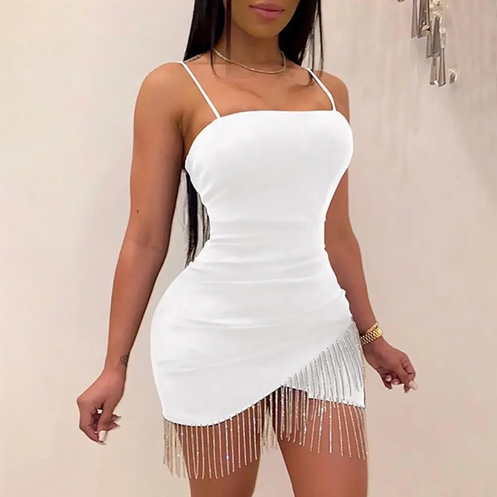 

Женское платье без рукавов с открытой спиной, облегающее однотонное платье на бретелях-спагетти с низким вырезом, эластичным узким поясом и бахромой, летнее праздничное платье на бретелях