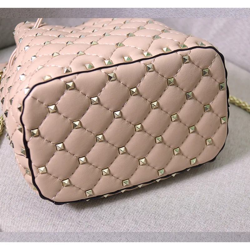 Rivets Chain Bucket Bags for Women Luxury Handbags Fashion Sheepskin Genuine Leather Crossbody Shoulder Bag Drawstring Design