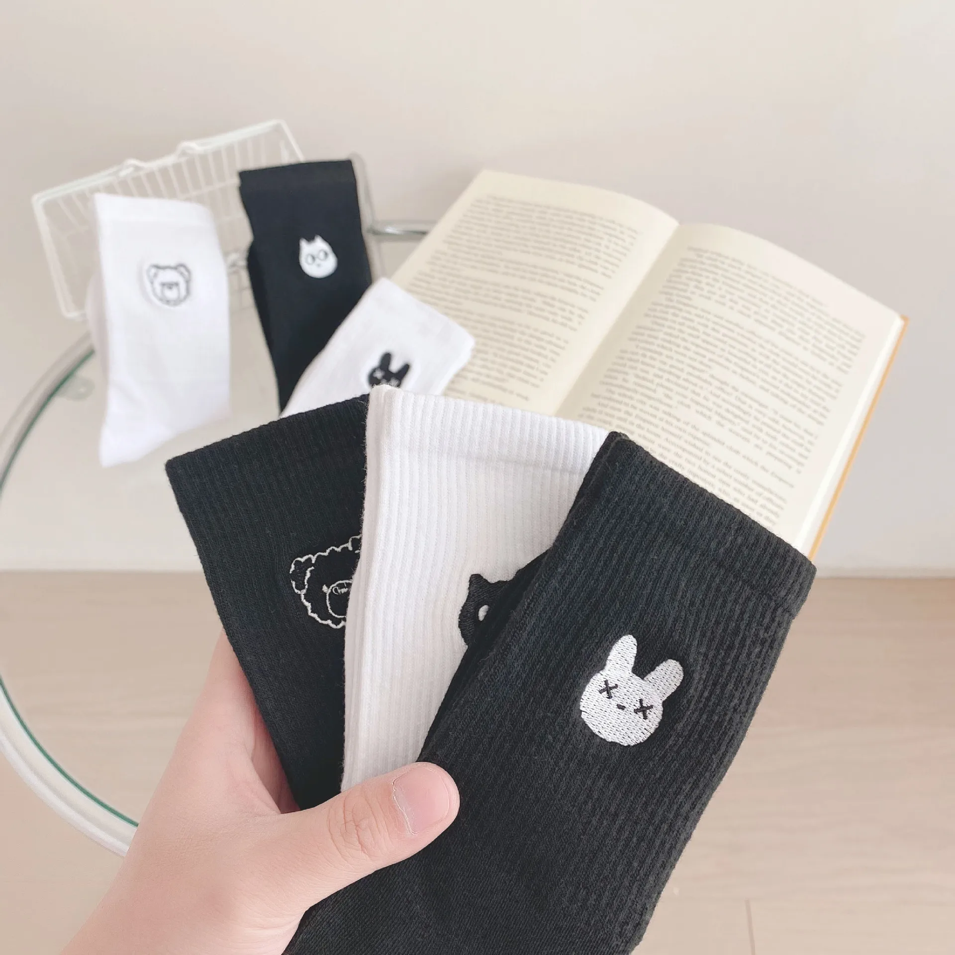 Simple Cute Cartoon Black White Women's Cotton Socks Set New Fashion Rabbit Bear Cotton Sports Socks For Girls 6 Pairs