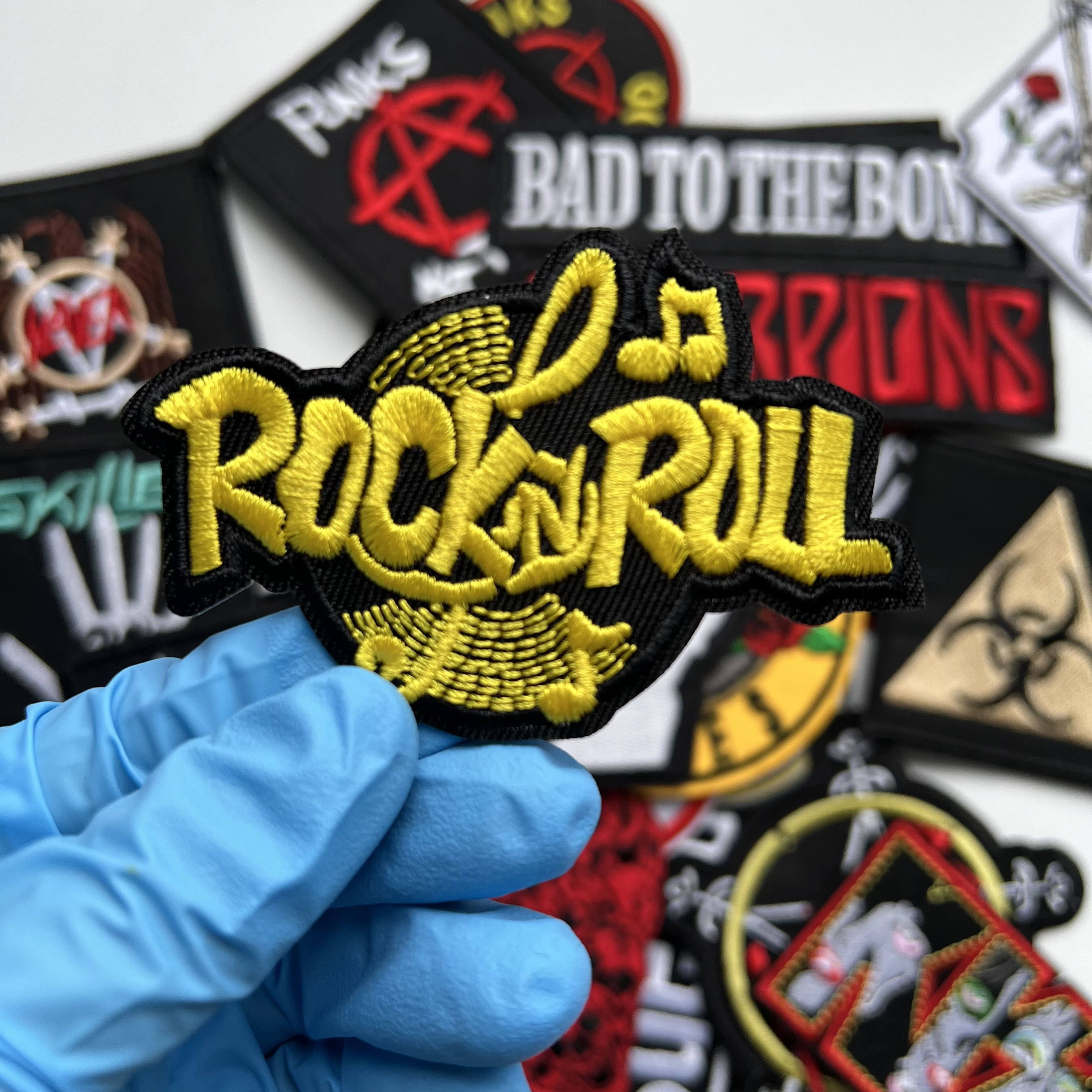 Нашивка с вышивкой в стиле панк-рок и ролл