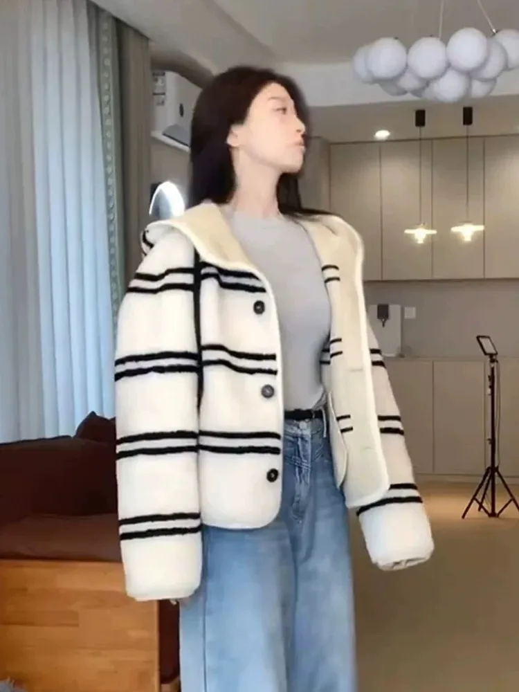 Белая изящная верхняя одежда из овечьей шерсти для женщин осень 2023 новое