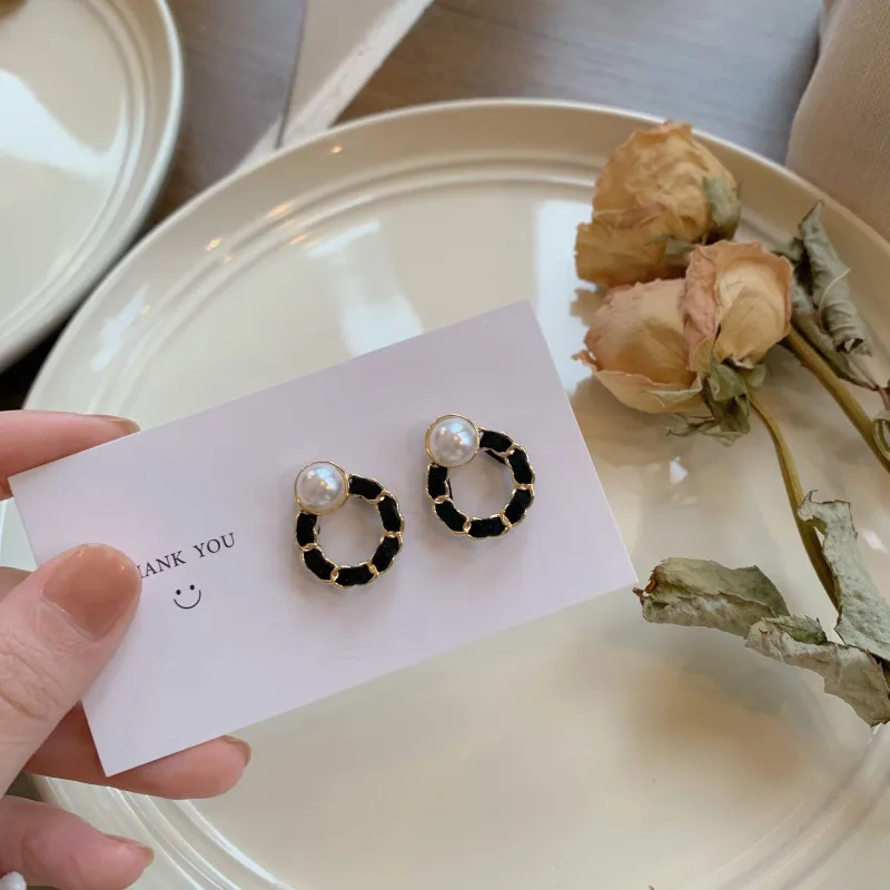 

New Simulated Pearl Chain Round Circle Stud Earring for Women Simple Elegant Clip On Earrings Jewelry Boucle D'oreille Oorbellen