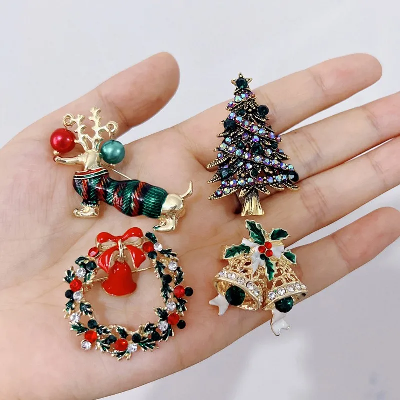 

Luxury Christmas Brooch Pin Snowman Santa Claus Garland Wreach Bell Brooches Pins Fashion Crystal Jewelry Gift Decoration
