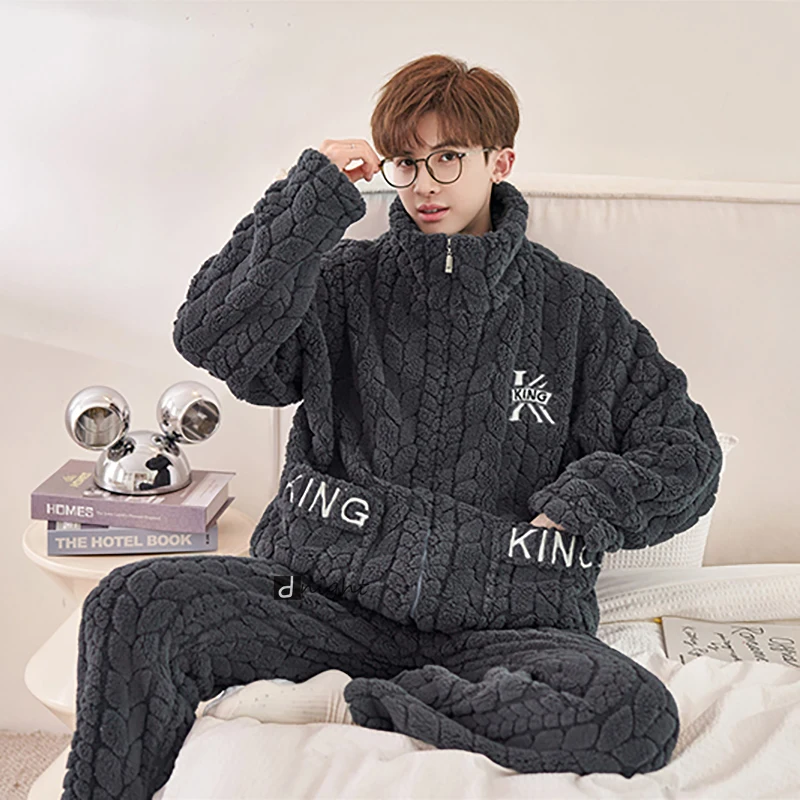 Рисунок 6 - Мужская зимняя теплая одежда для сна